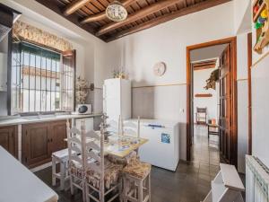 Kuchnia lub aneks kuchenny w obiekcie Holiday Home in Aracena with Private Pool