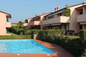 Der Swimmingpool an oder in der Nähe von Apartments in Lazise/Gardasee 21989