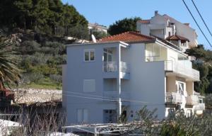 Το κτήριο όπου στεγάζεται  το διαμέρισμα +32 φωτογραφίες