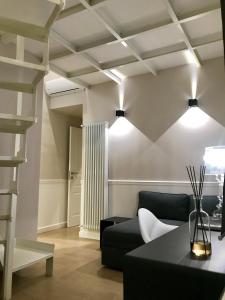 Posezení v ubytování Five Boutique Rooms