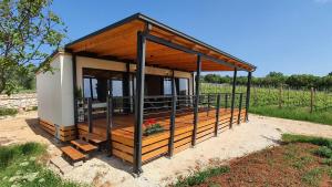 Zahrada ubytování Collis winery - Family & Friends - Mobilhome