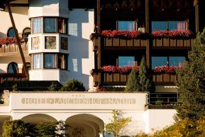 Budynek, w którym mieści się hotel