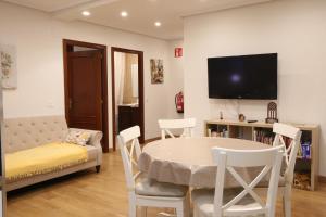 TV a/nebo společenská místnost v ubytování Apartamento Oviedo General Elorza