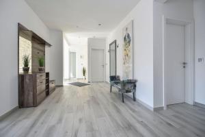 Fotografie z fotogalerie ubytování Moderner Bungalow mit Meerblick v destinaci Lun