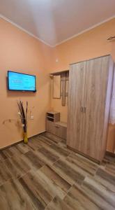 Μια τηλεόραση ή/και κέντρο ψυχαγωγίας στο ALES apartman