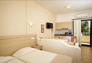 Gallery image of Lili Apartments,oasis 2,5 km from Hania center in Parigoría