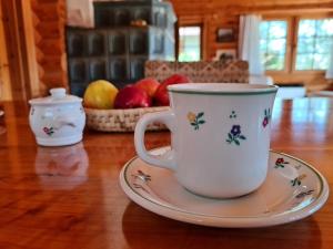 Coffee and tea making facilities at Charmantes Ferienhaus am Waldrand