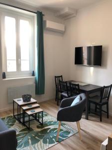 Photo de la galerie de l'établissement Duplex Bastié T3 calme et climatisé WiFi, à Lyon
