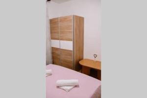 Fotografia z galérie ubytovania Fully renovated one bedroom apartment with a terrace - C v Sevide