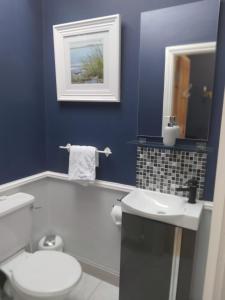 Vannituba majutusasutuses Tess's Guest House R95K6N1 This Property is unsuitable for children under 12 years old