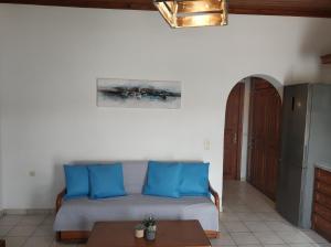 A seating area at Litus Amoris