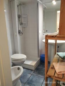Et badeværelse på Mariantomare casa vacanze monolocale lungomare Bari