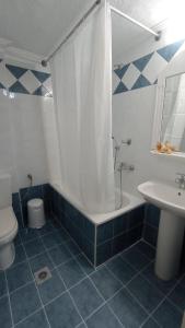 A bathroom at THEMIS BEACH Még 37 kép