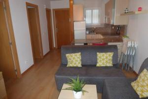 Kuchyň nebo kuchyňský kout v ubytování APARTAMENTO A 1ª LINEA DE MAR, VILAFORTUNY + 13 fotografií