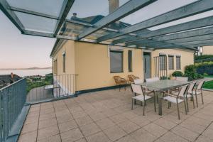 A balcony or terrace at Villa Georgina