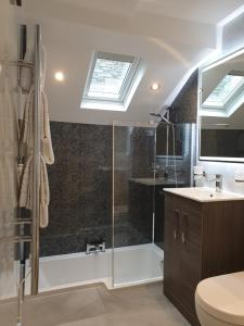 Ένα μπάνιο στο Compston House B & B +59 φωτογραφίες
