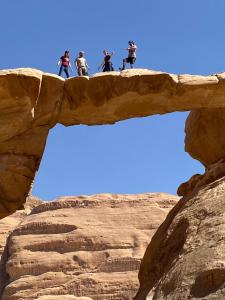 Authentic Wadi Rum camp & tours om vinteren