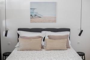 Ein Bett oder Betten in einem Zimmer der Unterkunft Apartments Left & Right with jacuzzi, 4 stars