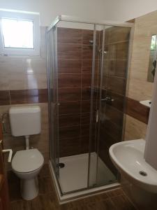 Koupelna v ubytování Tünde Apartman