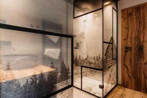 Bilik mandi di Hoamat House I Boutique Apartments +58 gambar