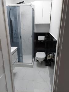 Bilik mandi di Apartament PRIMA +17 gambar