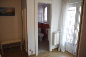 Zdjęcie z galerii obiektu Piso en Calle Peatonal con Garaje Privado w mieście Santander