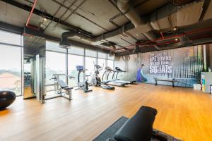 Fitness centrum a/nebo fitness zařízení v ubytování SOJO Hotel Bac Giang