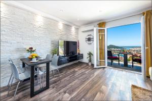 Balkón alebo terasa v ubytovaní Apartment Exclusive Nia