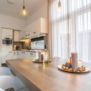 Imagen de la galería de River Cabin 4 people, en Zuna 23 fotos más