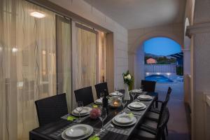 Fotografie z fotogalerie ubytování Villa Kami - 4 stars villa, Heated pool v Primoštenu