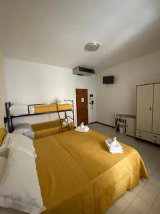 Postel nebo postele na pokoji v ubytování Dipendenza Hotel Las Vegas + 19 fotografií