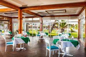 Majoituspaikan TUI BLUE Palm Beach Palace Djerba - Adult Only ravintola tai vastaava paikka