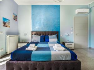 Posteľ alebo postele v izbe v ubytovaní Blue Sky Sorrento Apartment FREE PARKING