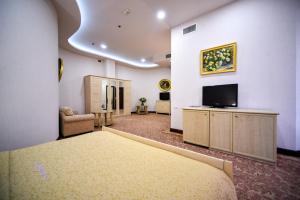 Sjónvarps- og/eða afþreyingartæki á METROPOL HOTEL Yerevan