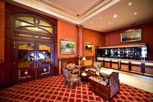 TV a/nebo společenská místnost v ubytování METROPOL HOTEL Yerevan