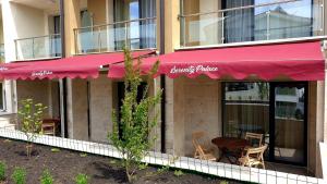 Balkón nebo terasa v ubytování Family Hotel Serenity Palace