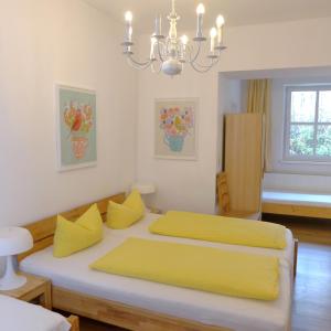 Postel nebo postele na pokoji v ubytování Pension Stoi budget guesthouse
