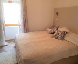 Posteľ alebo postele v izbe v ubytovaní NEW VILLA IN OLD CENTER - Pag