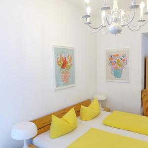 Postel nebo postele na pokoji v ubytování Pension Stoi budget guesthouse