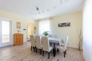 ザーンカにあるSunny Beachのギャラリーの写真