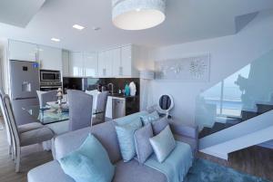 Kuchyň nebo kuchyňský kout v ubytování Villa Atlantic Charm