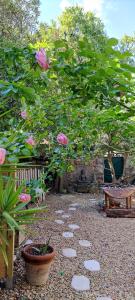 Ein Garten an der Unterkunft Villa Fontilha