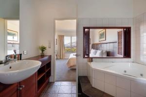 Fable Terrace Downs Resort by MGallery的一间浴室