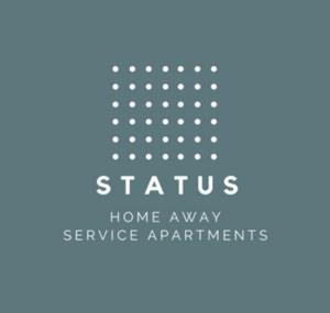 ナーシクにあるStatus Homeaway Service Apartmentsのサービスアパートメント スティウス ホーム アウェイ サービス サイン
