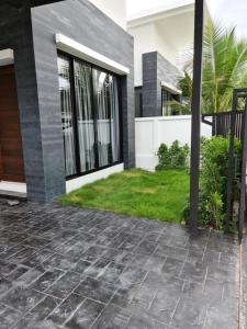 Κήπος έξω από το Greenview Poolvila Hua Hin