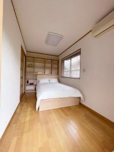 Gallery image of Young House in Matsudo