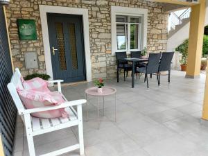 Afbeelding uit fotogalerij van Apartament Marta in Bale