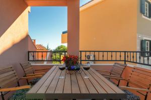 Balkón nebo terasa v ubytování HANA Luxury apartment with sea view