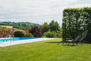 Bazén v ubytovaní Il casotto nelle Langhe alebo v jeho blízkosti