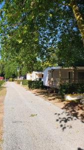 Afbeelding uit fotogalerij van Camping Le Brochet in Péronne